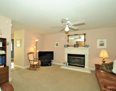 412 Braddock Dr - Photo Thumbnail 9