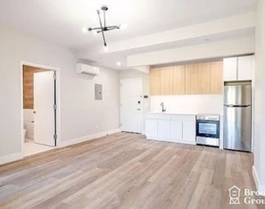 1711 Hancock Street - Photo Thumbnail 9