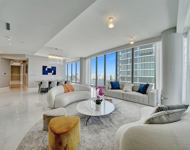 17901 Collins Ave - Photo Thumbnail 23