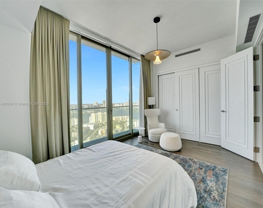 17901 Collins Ave - Photo Thumbnail 48