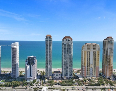 17901 Collins Ave - Photo Thumbnail 6