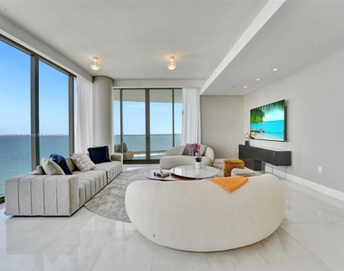 17901 Collins Ave - Photo Thumbnail 20