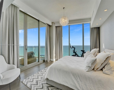 17901 Collins Ave - Photo Thumbnail 35