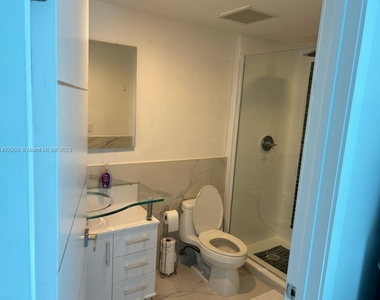 17315 Collins Ave - Photo Thumbnail 10