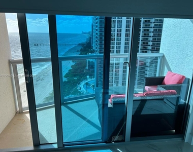 17315 Collins Ave - Photo Thumbnail 1