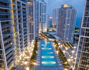 495 Brickell Ave - Photo Thumbnail 32