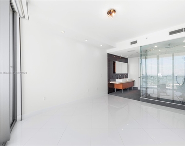 1100 Biscayne Blvd - Photo Thumbnail 18