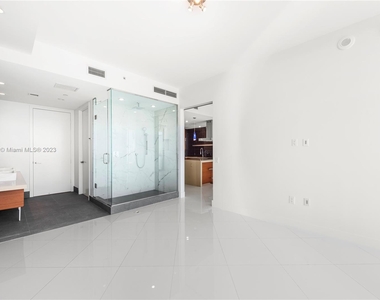 1100 Biscayne Blvd - Photo Thumbnail 19