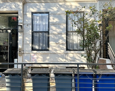 162 Stuyvesant Avenue - Photo Thumbnail 12