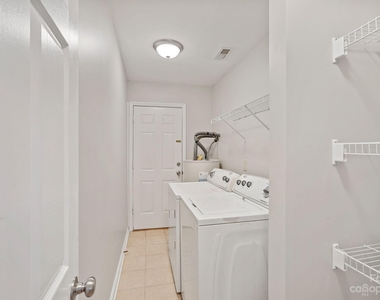 1112 Belmont Avenue - Photo Thumbnail 9