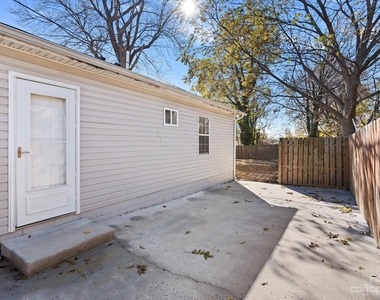 1112 Belmont Avenue - Photo Thumbnail 17