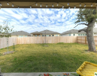 1104 Eagle Crossing - Photo Thumbnail 11