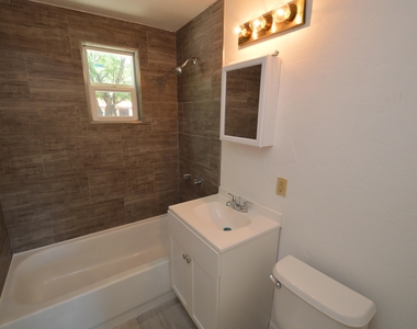 2607 E Fort Lowell Road - Photo Thumbnail 5