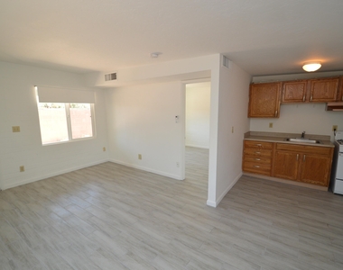 2607 E Fort Lowell Road - Photo Thumbnail 3