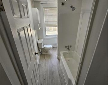 548 Thomas Street - Photo Thumbnail 17