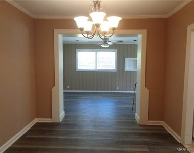 3415 Dartmouth Circle - Photo Thumbnail 9