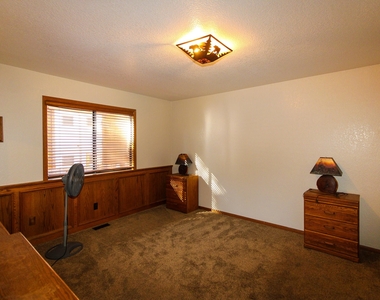 1253 Panorama Drive - Photo Thumbnail 11