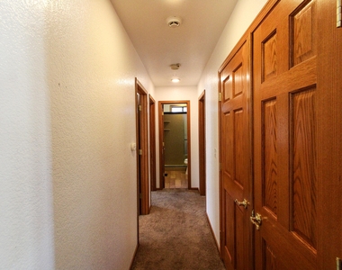 1253 Panorama Drive - Photo Thumbnail 10