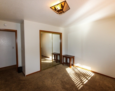 1253 Panorama Drive - Photo Thumbnail 22