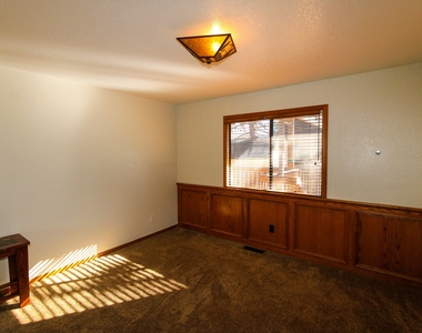 1253 Panorama Drive - Photo Thumbnail 20