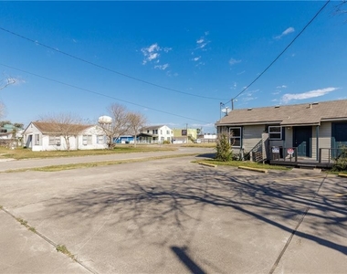 4221 Avalon St - Photo Thumbnail 28