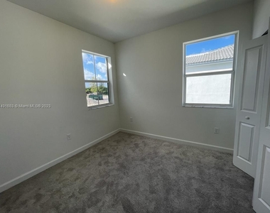 16283 Sw 292st - Photo Thumbnail 11