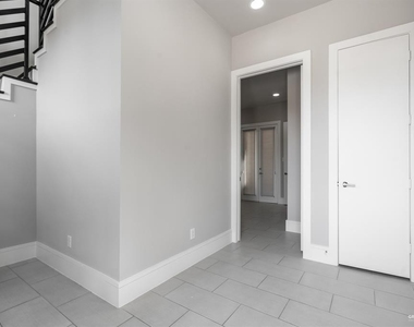 2213 Pease Street - Photo Thumbnail 30