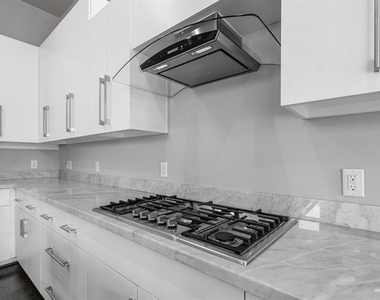 2213 Pease Street - Photo Thumbnail 8