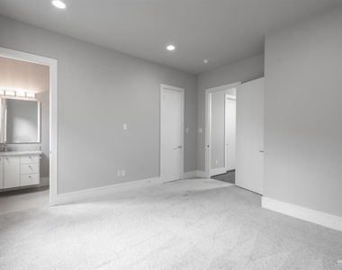 2213 Pease Street - Photo Thumbnail 12