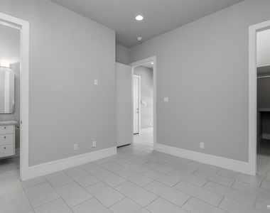 2213 Pease Street - Photo Thumbnail 28
