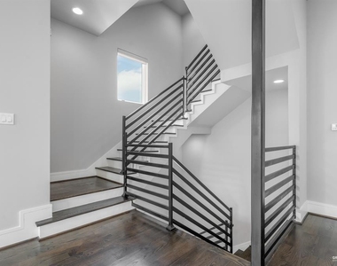 2213 Pease Street - Photo Thumbnail 6