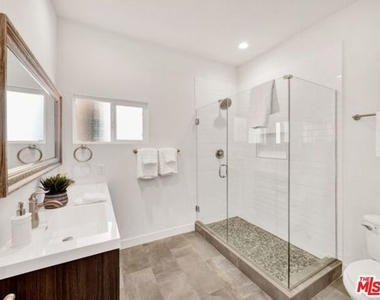 5073 Edgewood Pl - Photo Thumbnail 4