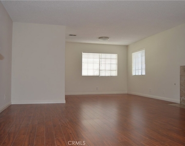 2971 Plaza Del Amo - Photo Thumbnail 2