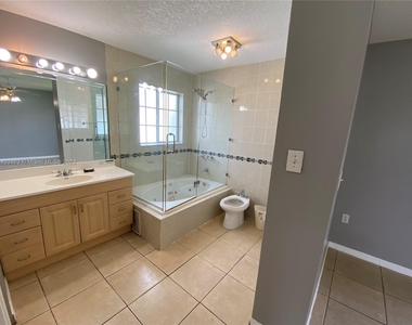 17136 Sw 143rd Pl - Photo Thumbnail 7