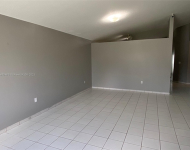 17136 Sw 143rd Pl - Photo Thumbnail 2