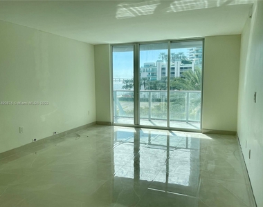 1155 Brickell Bay Dr - Photo Thumbnail 1