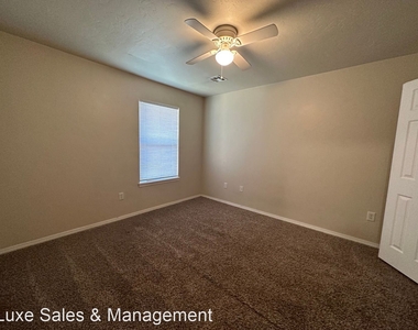 1738 West Palm Place - Photo Thumbnail 20