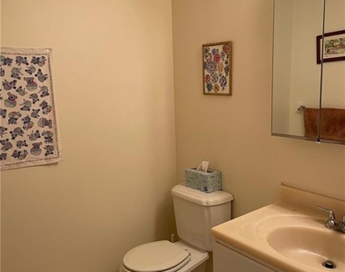 21 Lake Street - Photo Thumbnail 12