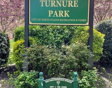 21 Lake Street - Photo Thumbnail 1