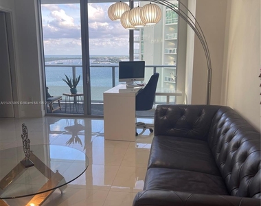 1300 Brickell Bay Dr - Photo Thumbnail 16