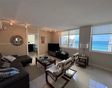 5005 Collins Ave - Photo Thumbnail 15