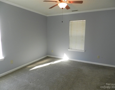 5906 White Cliffs Drive - Photo Thumbnail 7