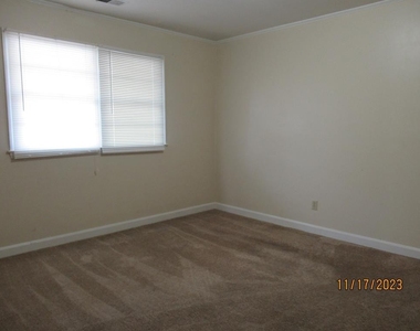 326-3 W. Hampton Ave - Photo Thumbnail 13