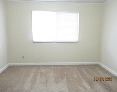 326-3 W. Hampton Ave - Photo Thumbnail 5