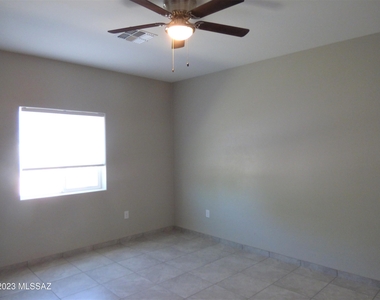 1699 S San Antonio Drive - Photo Thumbnail 14