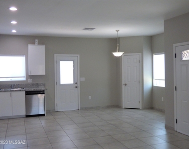 1699 S San Antonio Drive - Photo Thumbnail 2