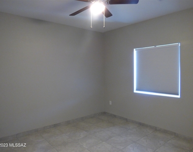 1699 S San Antonio Drive - Photo Thumbnail 10