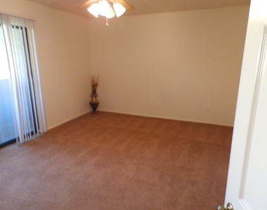 1402 E Guadalupe Road - Photo Thumbnail 14