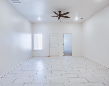 1716 Corpus Avenue - Photo Thumbnail 8