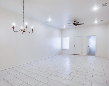 1716 Corpus Avenue - Photo Thumbnail 7